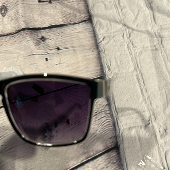 Quicksilver sunglasses - Picture 4 of 4